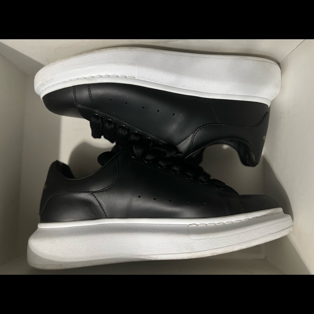 Alexander McQueen Larry Sneaker Size 38/8